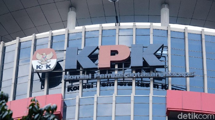 KPK Periksa Tiga Pejabat PUPR Sukoharjo, Dalami Kasus Pemerasan Bupati Etik Suryani