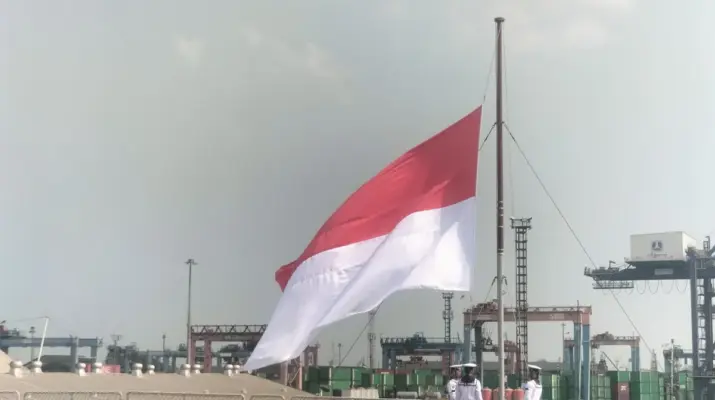 Merah Putih Berkibar di KRI Sriwijaya-100, Kapal Induk Pertama Resmi Perkuat TNI AL