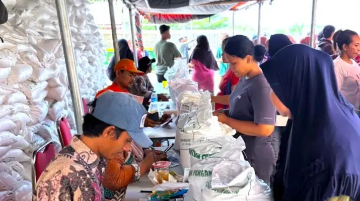 Ribuan Keluarga di Sukapura Terima Bantuan Beras 30 Kilogram, Penyaluran Berlangsung Lima Hari